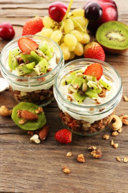 Sağlıklı katmanlı tatlı