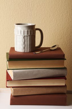 Yığın kitap Kupası ile