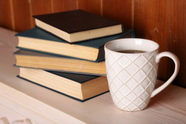 Yığın kitap Kupası ile