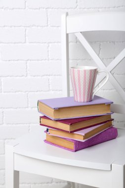 Yığın kitap Kupası ile