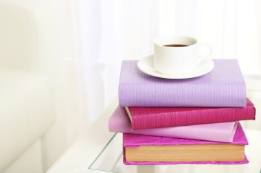 Yığın kitap Kupası ile