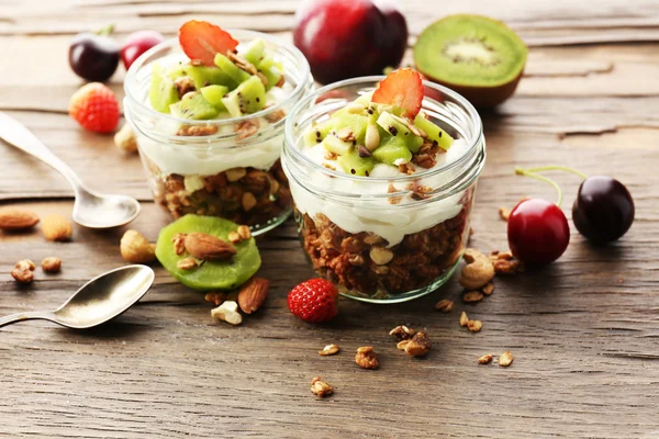 Sağlıklı katmanlı tatlı