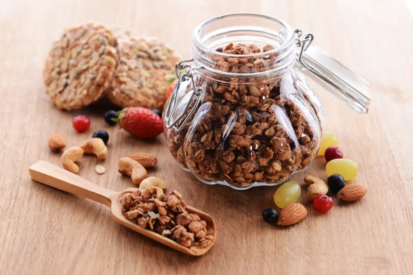 Sabroso Granola en la mesa —  Fotos de Stock