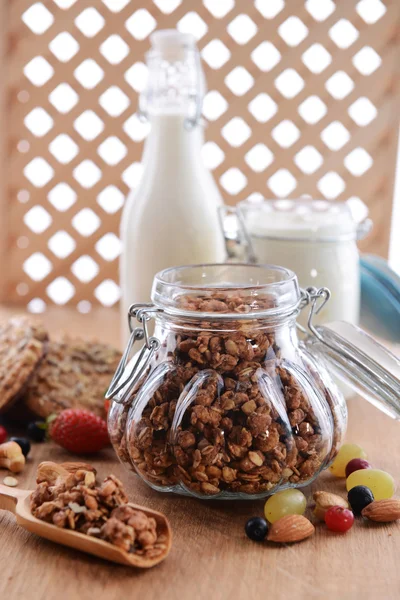 Sabroso Granola en la mesa —  Fotos de Stock