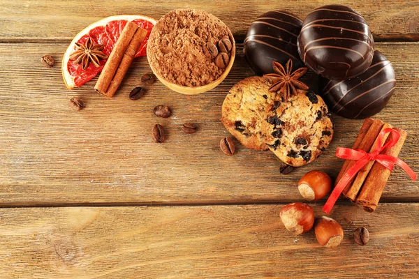 Chocolade koekjes met kom van cacao — Stockfoto