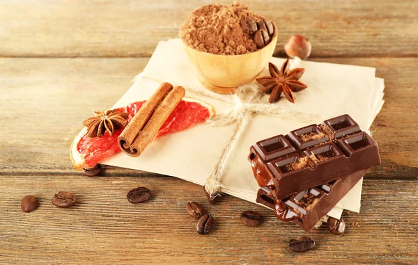 Bowl of cocoa with chocolate — Stock Photo, Image