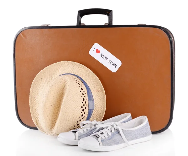 Чемодан для путешествий в шляпе и обуви — стоковое фото