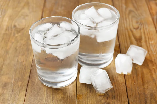 Cocktails with ice cubes — Stock Photo, Image