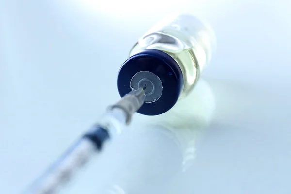 Drug vaccin in flesje — Stockfoto