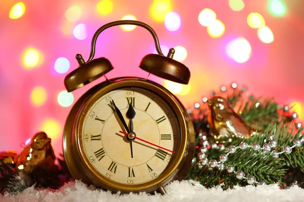 Reloj y decoraciones navideñas — Foto de Stock