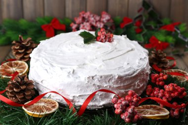 Noel kek çelenk ile