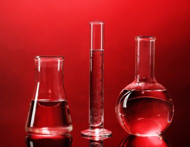 test tüpleri sıvı ile