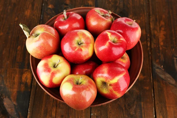 Bowl of red apples — Stock Photo, Image