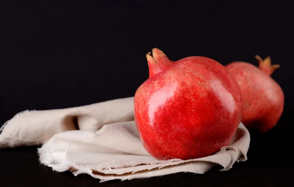 Sappige rijp granaatappels — Stockfoto