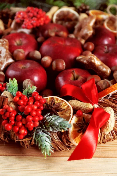 Рождественские яблоки крупный план — стоковое фото