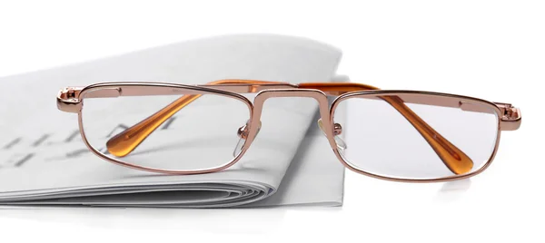 Óculos e jornais fundo — Fotografia de Stock