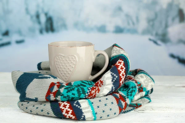 Sammansättning med kopp varm dryck — Stockfoto