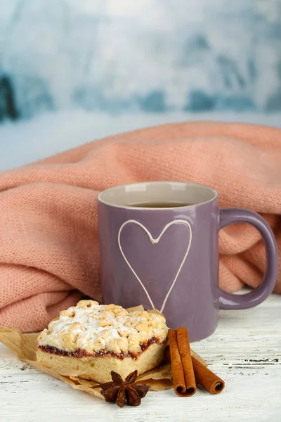 Komposition mit Tasse Heißgetränk — Stockfoto