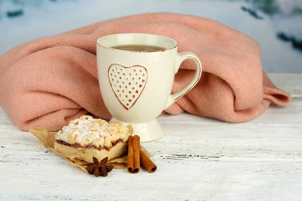 Sammansättning med kopp varm dryck — Stockfoto