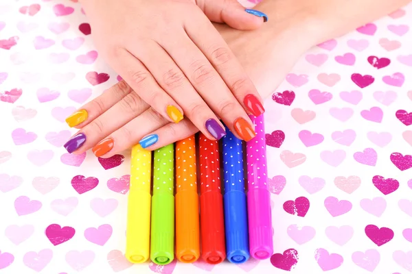 Multicolor kobieta manicure — Zdjęcie stockowe