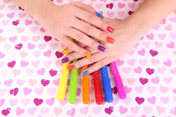 Multicolor vrouwelijke manicure — Stockfoto