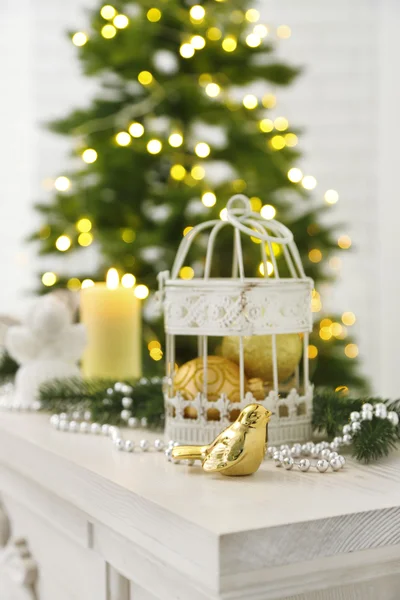 Decoraciones navideñas con velas — Foto de Stock