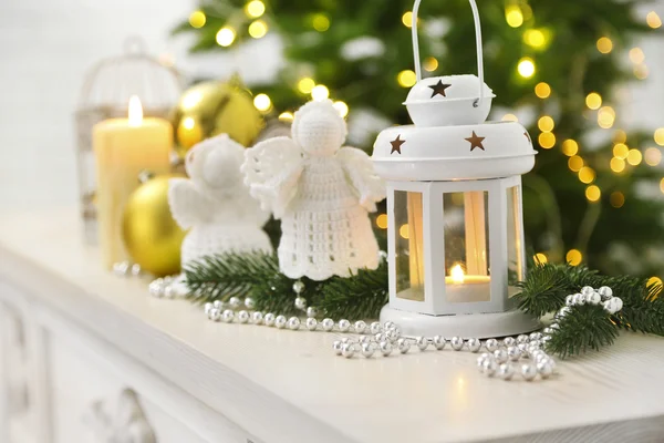 Decoraciones navideñas con velas — Foto de Stock