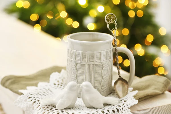 Hot drink and Christmas decorations — Stock Photo, Image