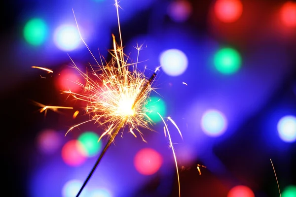 Brilhante brilhante lindo sparkler — Fotografia de Stock