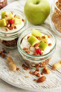 Sağlıklı katmanlı tatlı