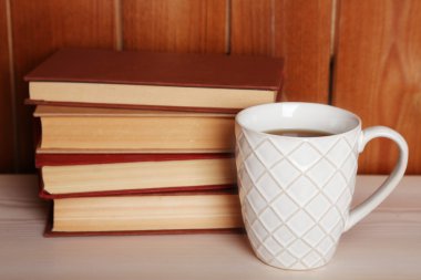 Yığın kitap Kupası ile