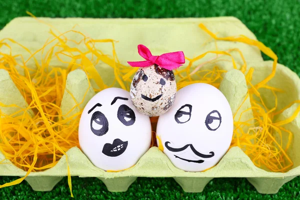 Eieren in ei lade — Stockfoto
