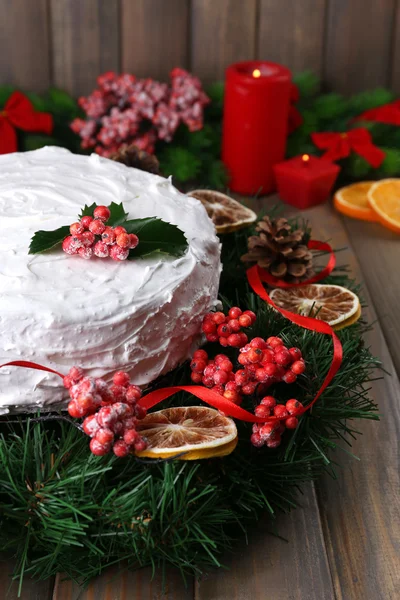 Torta di Natale con ghirlanda — Foto Stock