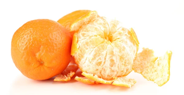 Mandarines savoureuses isolées sur blanc — Photo