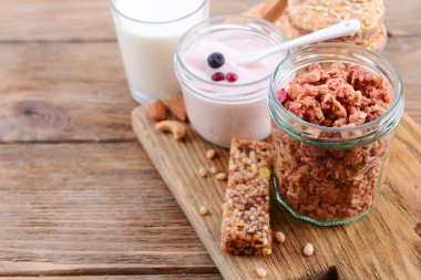 Sağlıklı kahvaltı granola