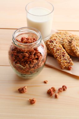 Granola ile sağlıklı kahvaltı
