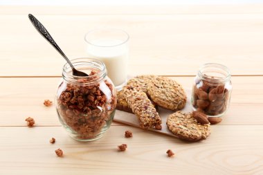 Granola ile sağlıklı kahvaltı