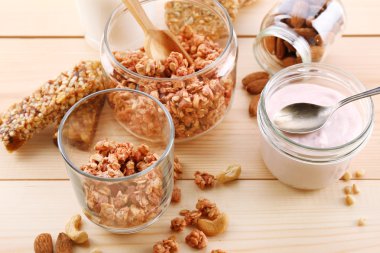 Granola ile sağlıklı kahvaltı