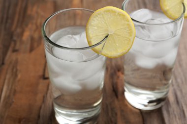 buz küpleri ile gözlük