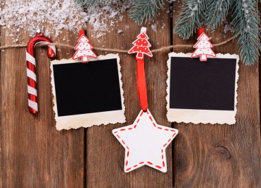 Boş resim çerçeveleri ve Noel dekor