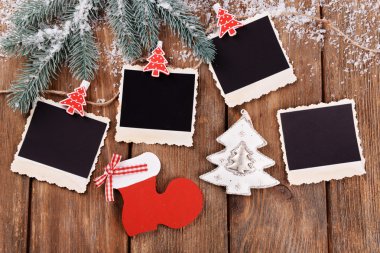 Boş resim çerçeveleri ve Noel dekor