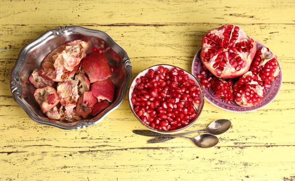 Juicy pomegranate seeds — Stock Photo, Image