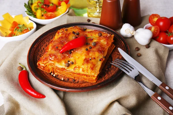 Portion leckere Lasagne — Stockfoto