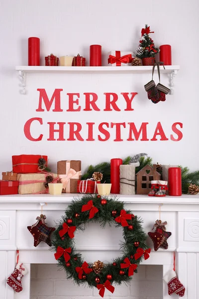 Decoraties met Merry Christmas inscriptie — Stockfoto