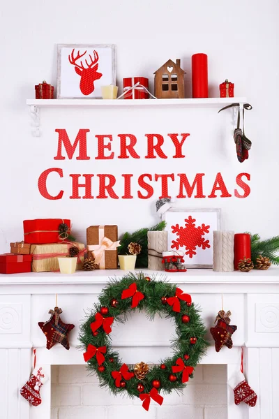 Decoraties met Merry Christmas inscriptie — Stockfoto