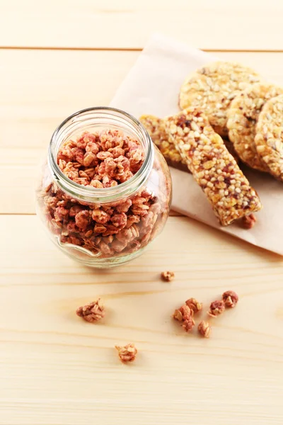 Granola ile sağlıklı kahvaltı — Stok fotoğraf