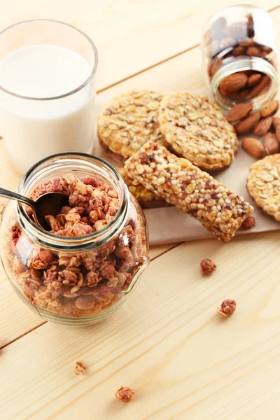Granola ile sağlıklı kahvaltı