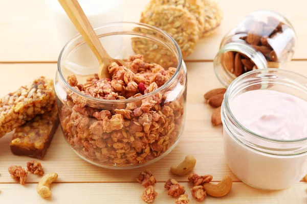 Granola ile sağlıklı kahvaltı — Stok fotoğraf