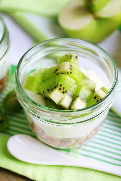 Friska skiktad dessert — Stockfoto