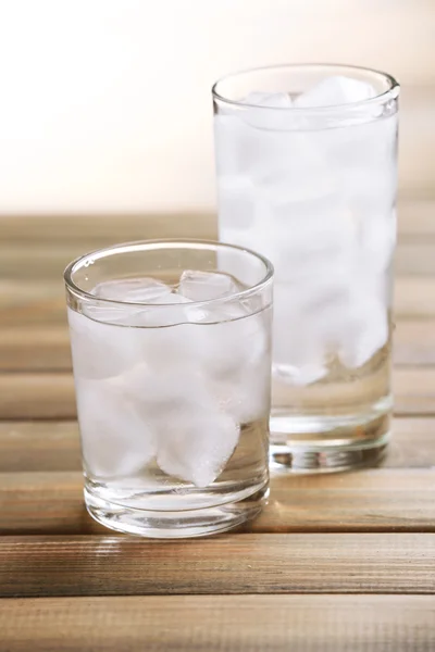 Vasos con cubitos de hielo — Foto de Stock